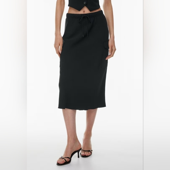 Wilfred Dresses & Skirts - WILFRED Muse Black Crepette Cargo Midi Skirt from Aritzia. Size Medium. NWT!